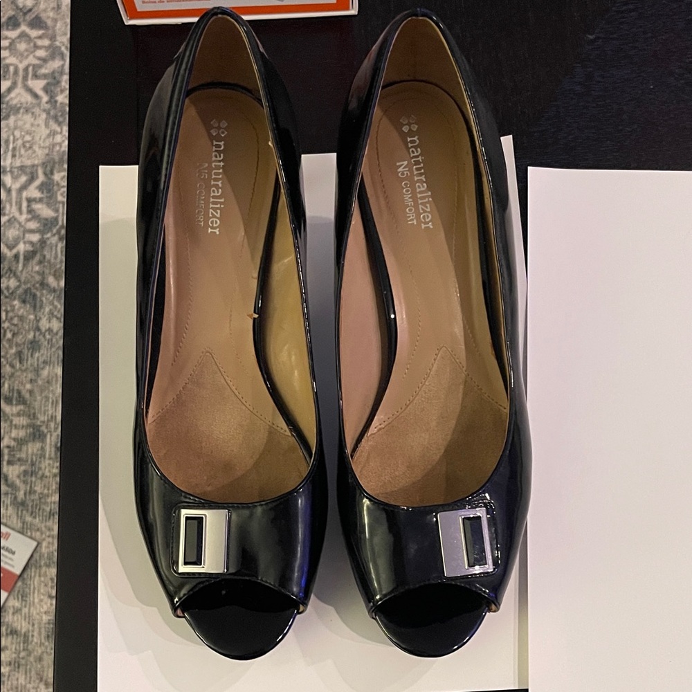 Naturalizer Black Patent Peep Toe Pumps N5 Comfort size 10W